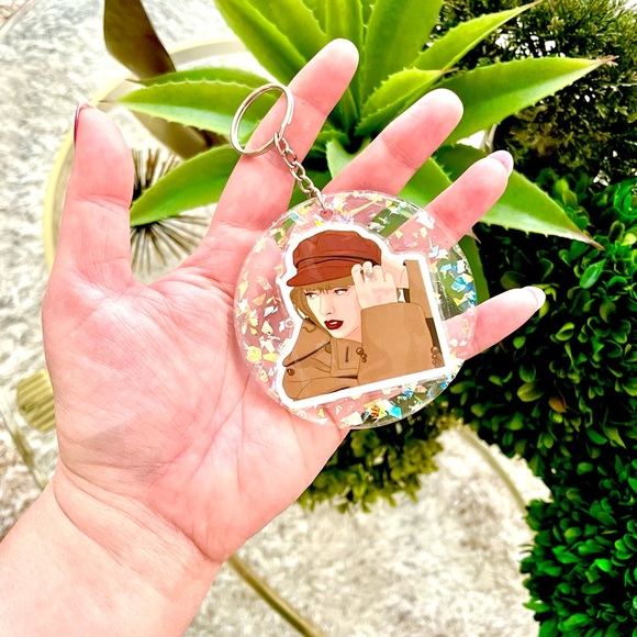 Taylor Swift Acrylic Keychain - Picture 3 of 4